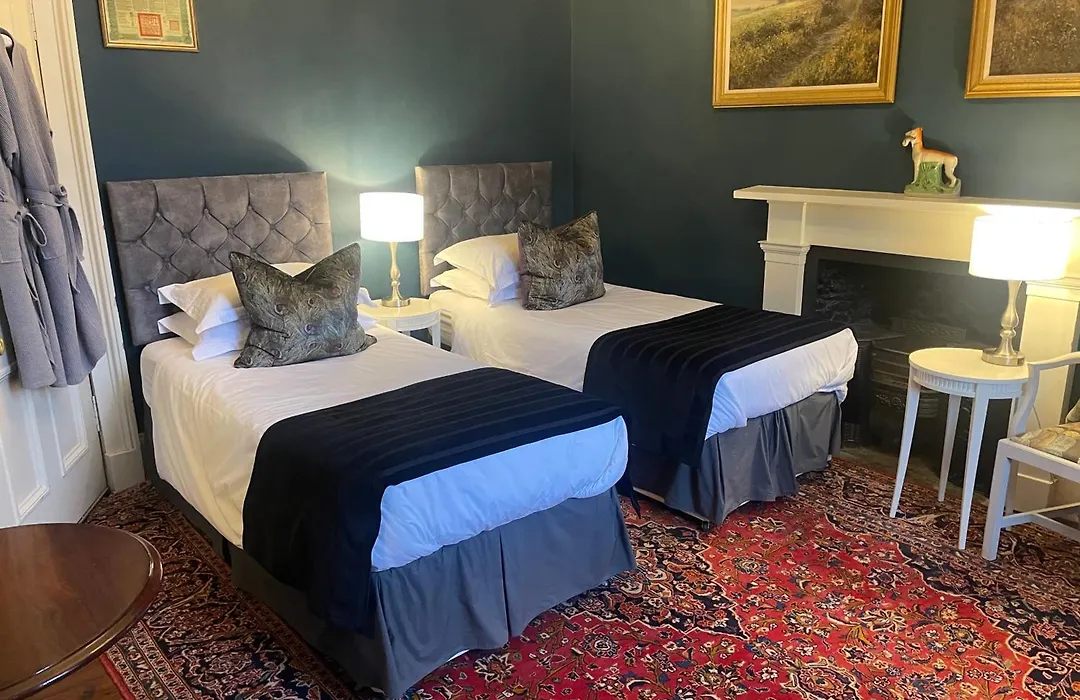Six Brunton Place Guest House-1