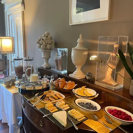 Six Brunton Place Guest House-3