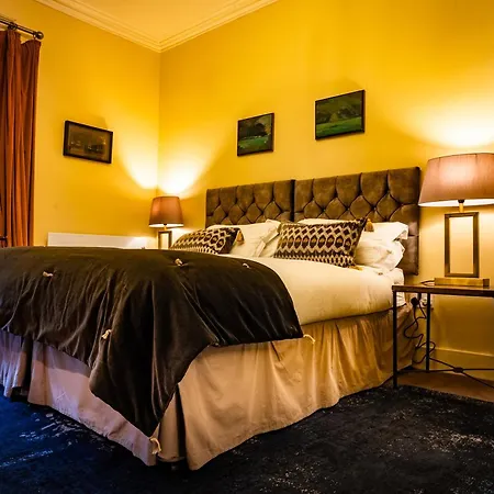 Six Brunton Place Guest House-2
